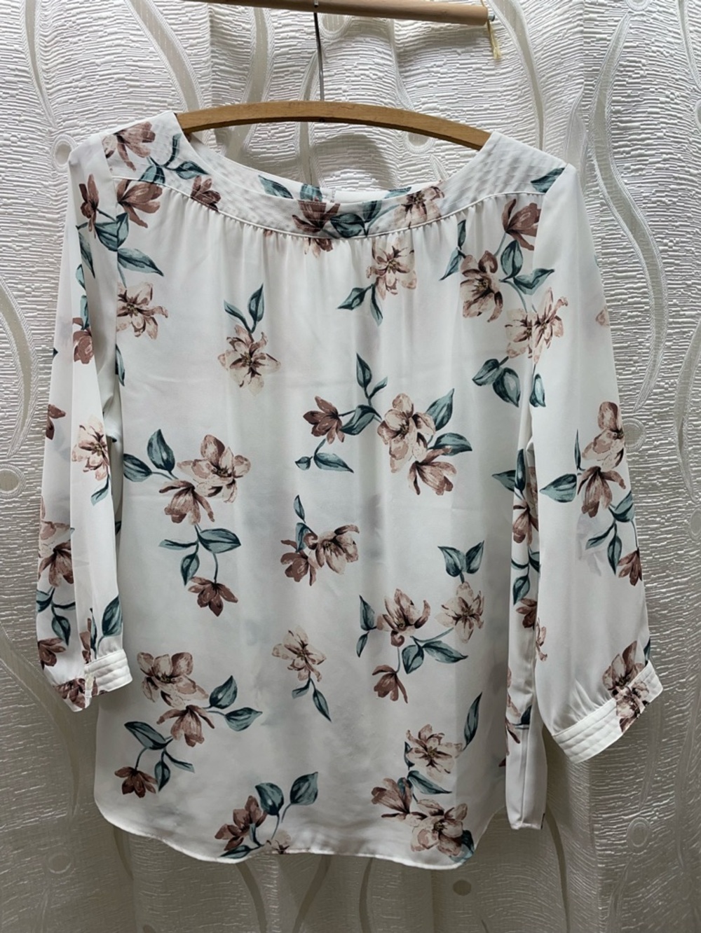 Reitmans Blouse Womens‎ Medium White Floral 3/4 Sleeve Excellent Boat Neck Top